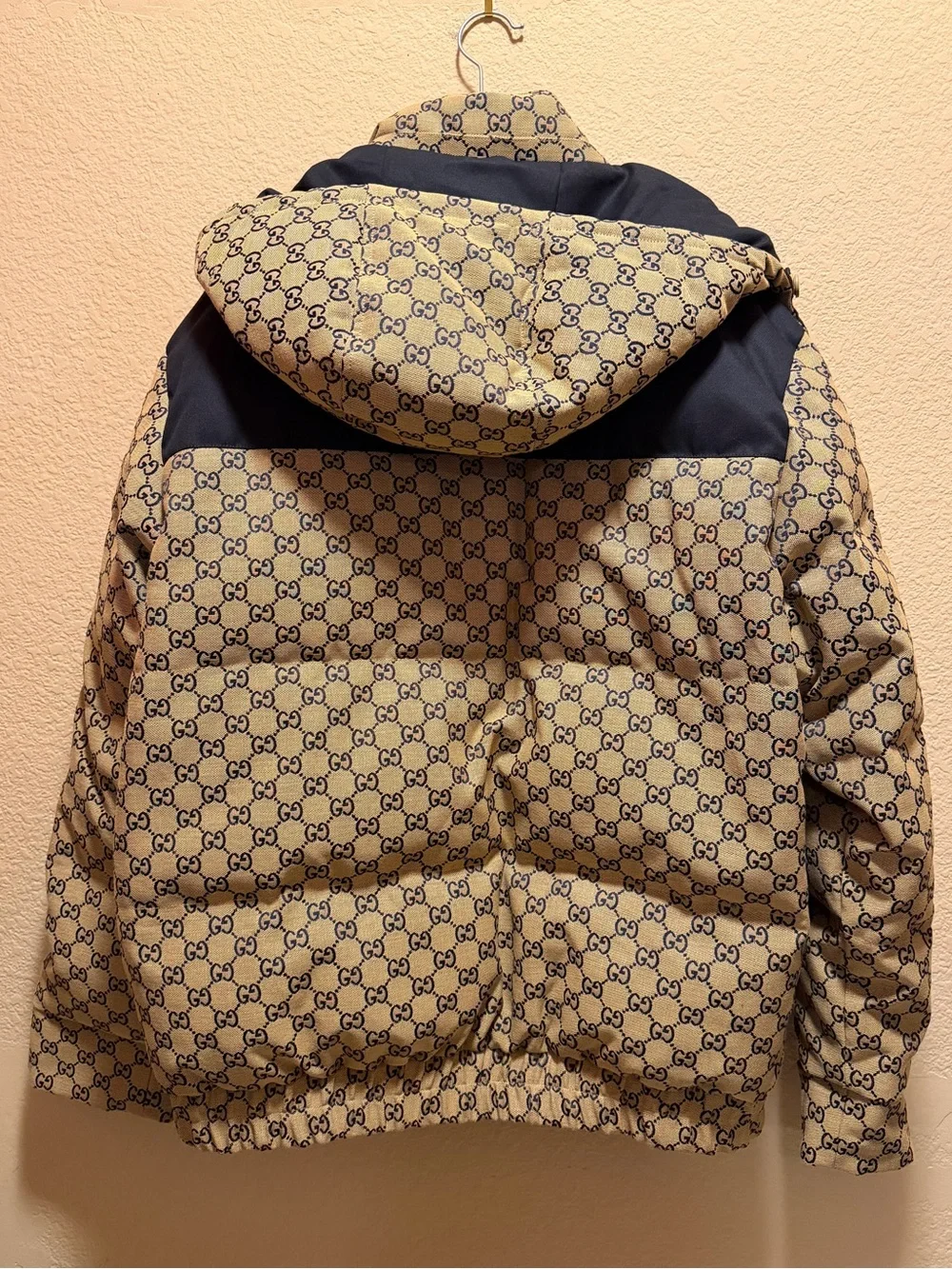 New Authentic Gucci GG Supreme Puffer Jacket Coat Tan Navy Size IT 50 / US L